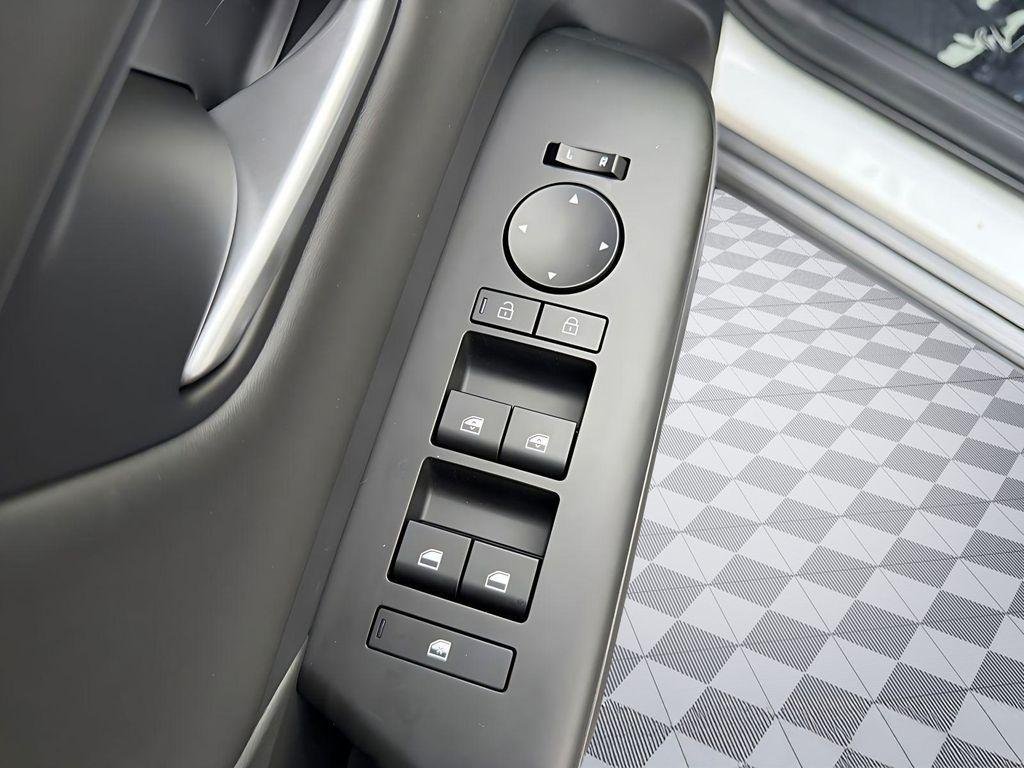 2026 Hyundai Kona Limited - Photo 12