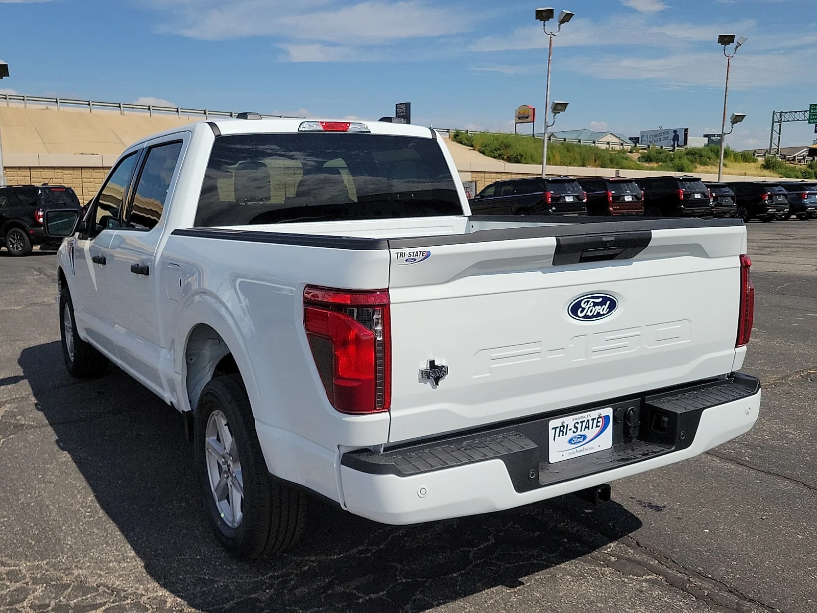 New 2026 Oxford White Ford XLT image 3
