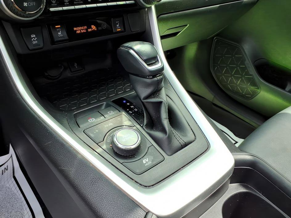 Used 2021 Blizzard Pearl/Midnight Black Metallic Toyota Hybrid XSE image 21