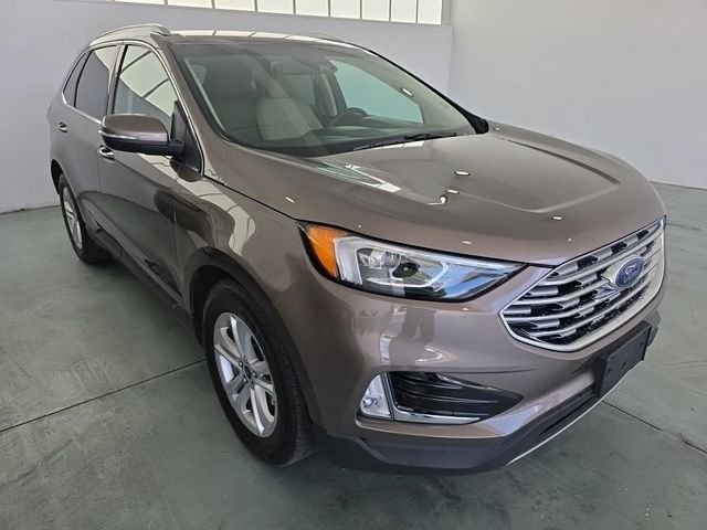 Used 2019 Gray Ford SEL image 1