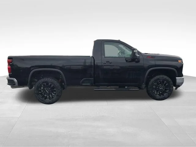 Used 2025 Black Chevrolet LT image 7