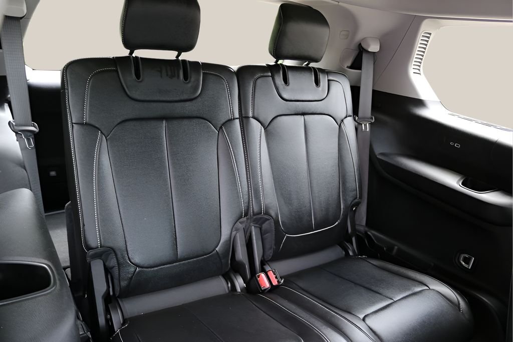 Used 2023 White Jeep Limited image 19