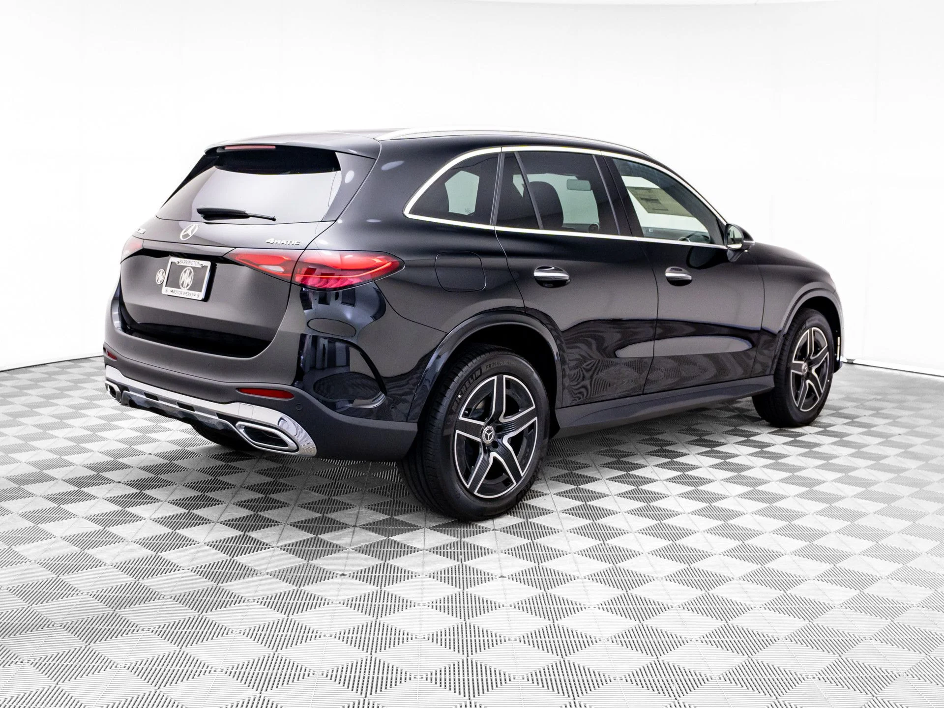 New 2026 Black Mercedes-Benz GLC 300 image 5