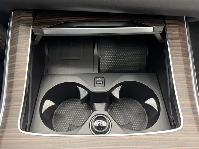 Used 2026 Black BMW xDrive40i image 18