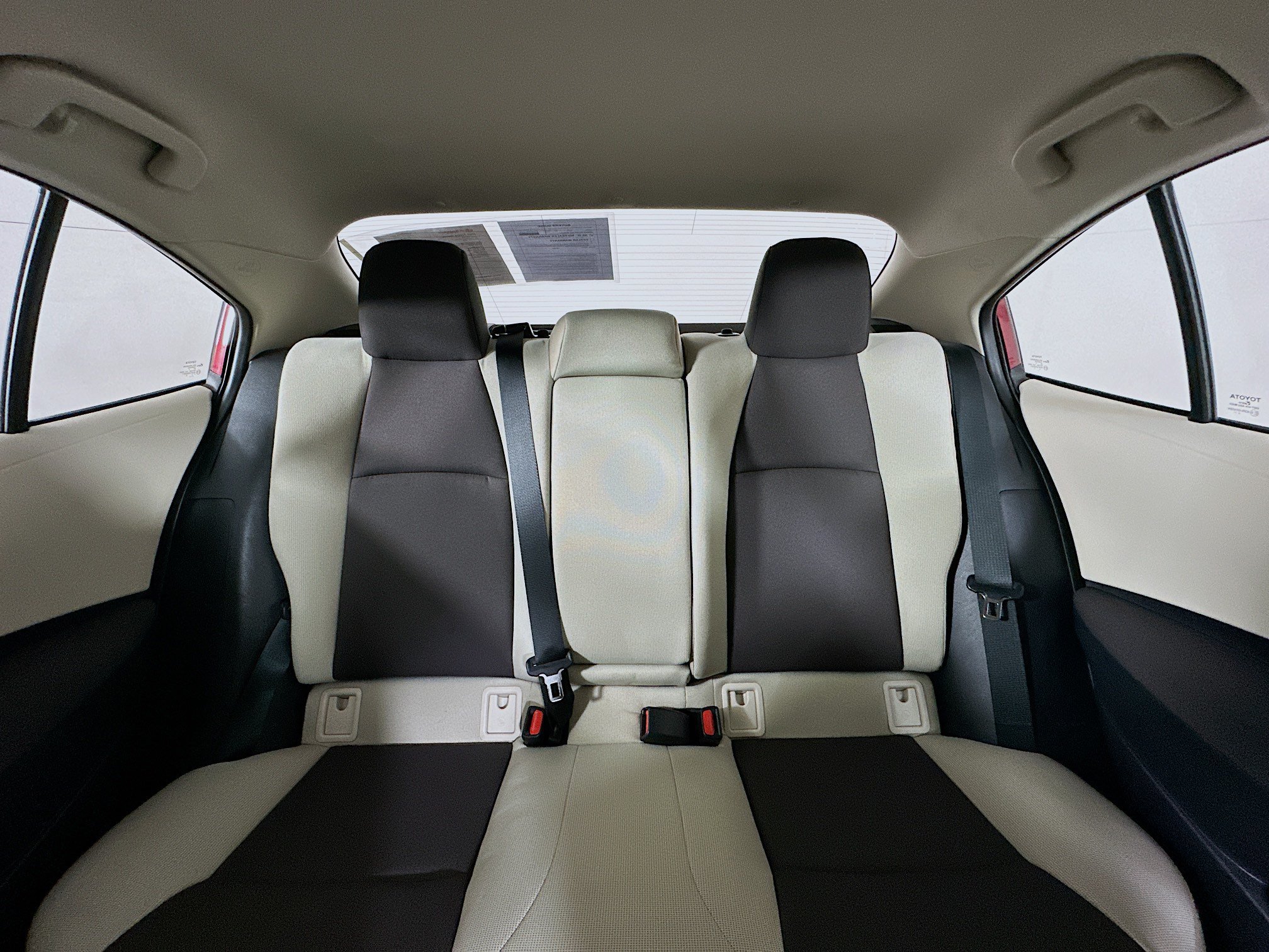 Used 2025 Pearl Toyota LE image 29