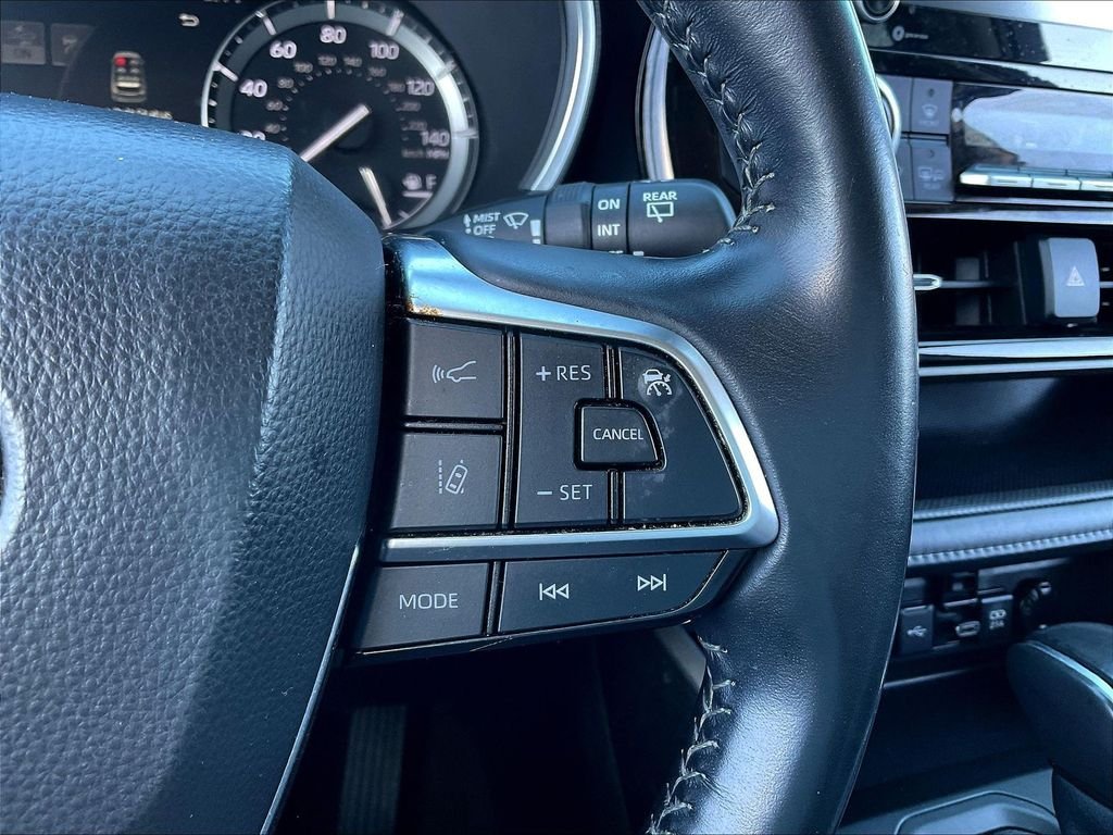 Used 2021 Black Toyota XLE image 24