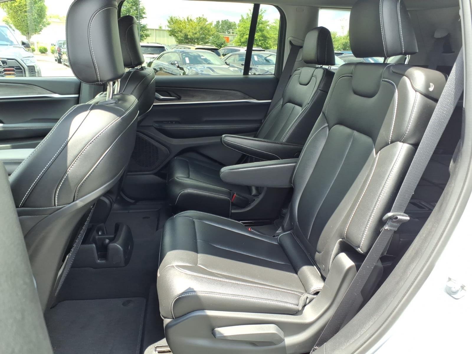 Used 2023 Silver Zynith Jeep Limited image 20