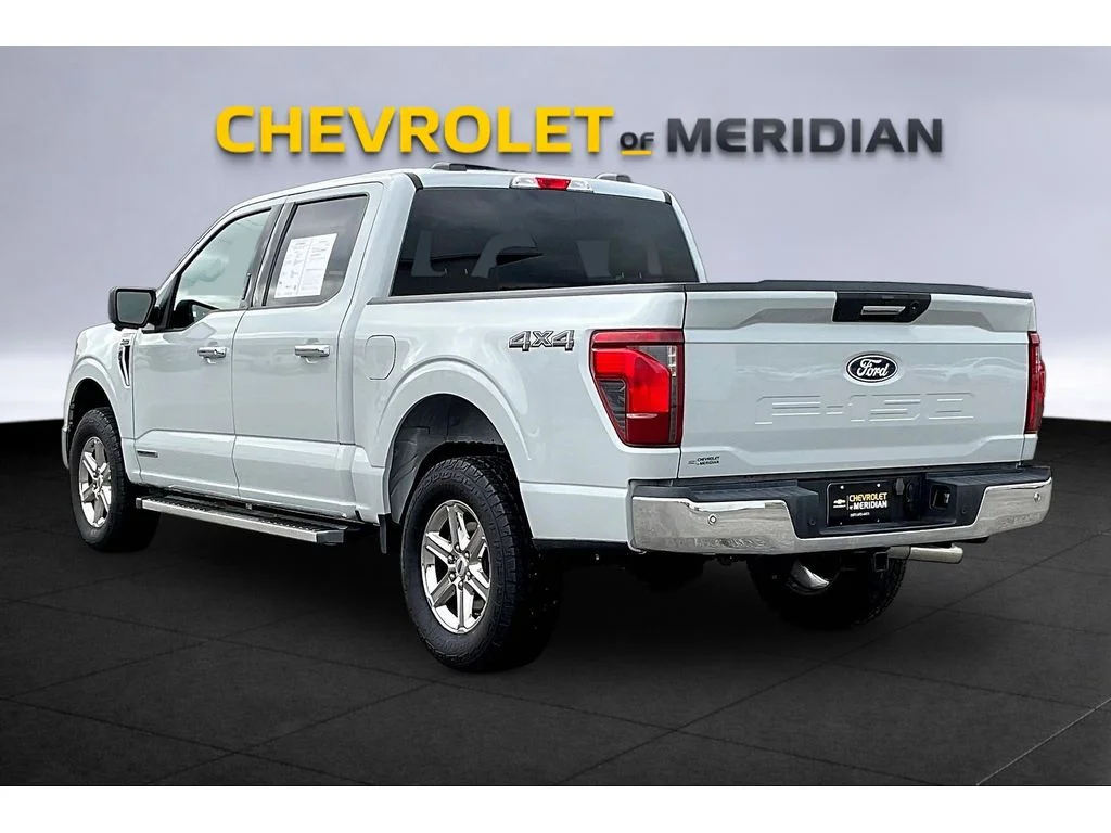 Used 2024  Ford XLT image 2