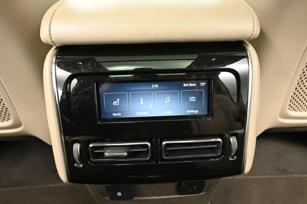Used 2023 White Lincoln Reserve image 36