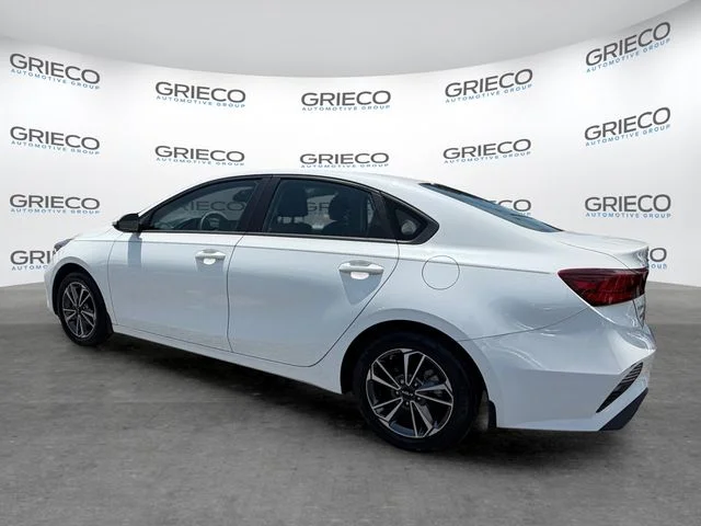 Used 2023 White Kia LXS image 5