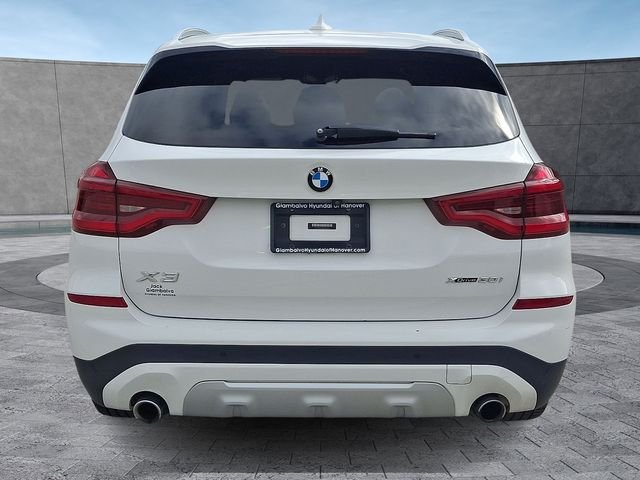 Used 2018 White BMW xDrive30i image 9