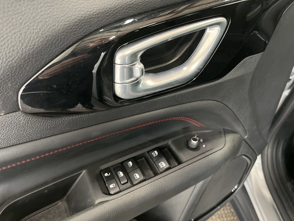 Used 2023 Silver Jeep Trailhawk image 4