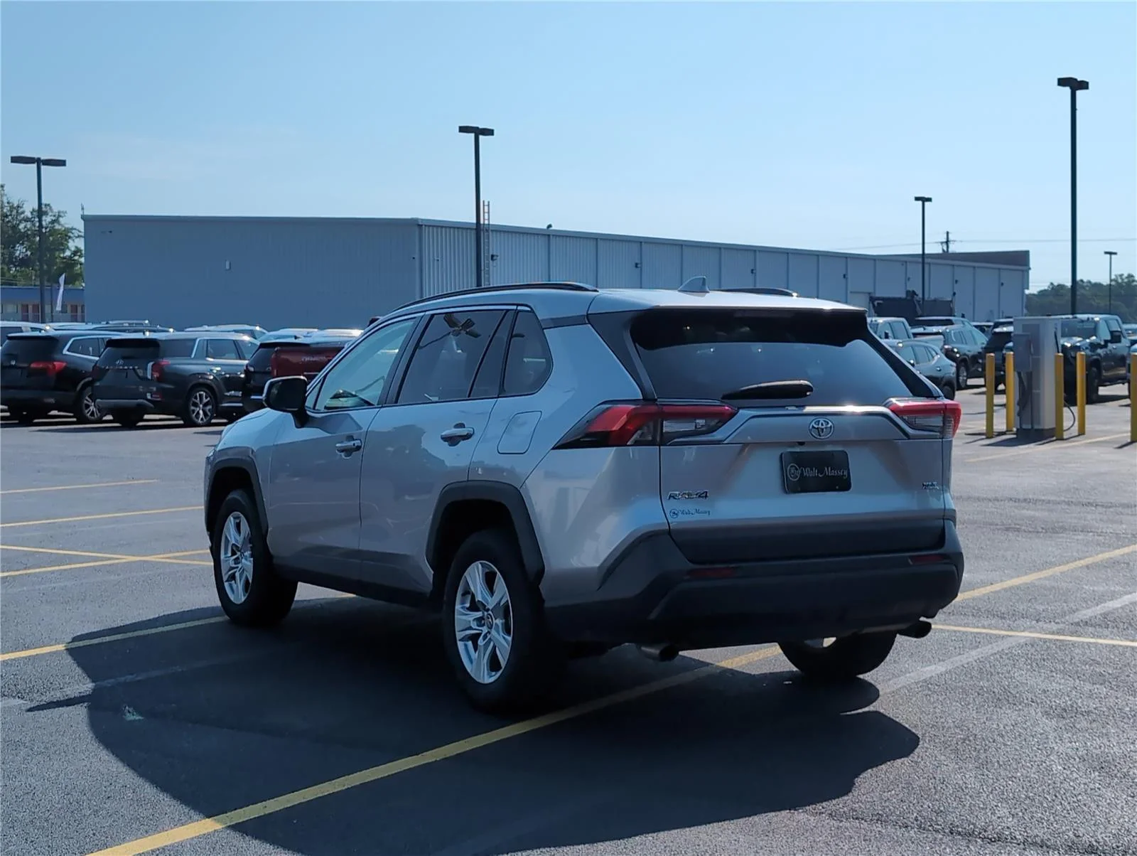 Used 2020 Silver Sky Metallic Toyota XLE image 3