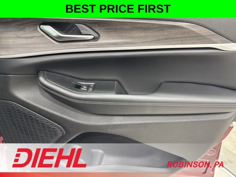 New 2026 Velvet Red Pearl-Coat Exterior Paint Jeep Laredo image 16