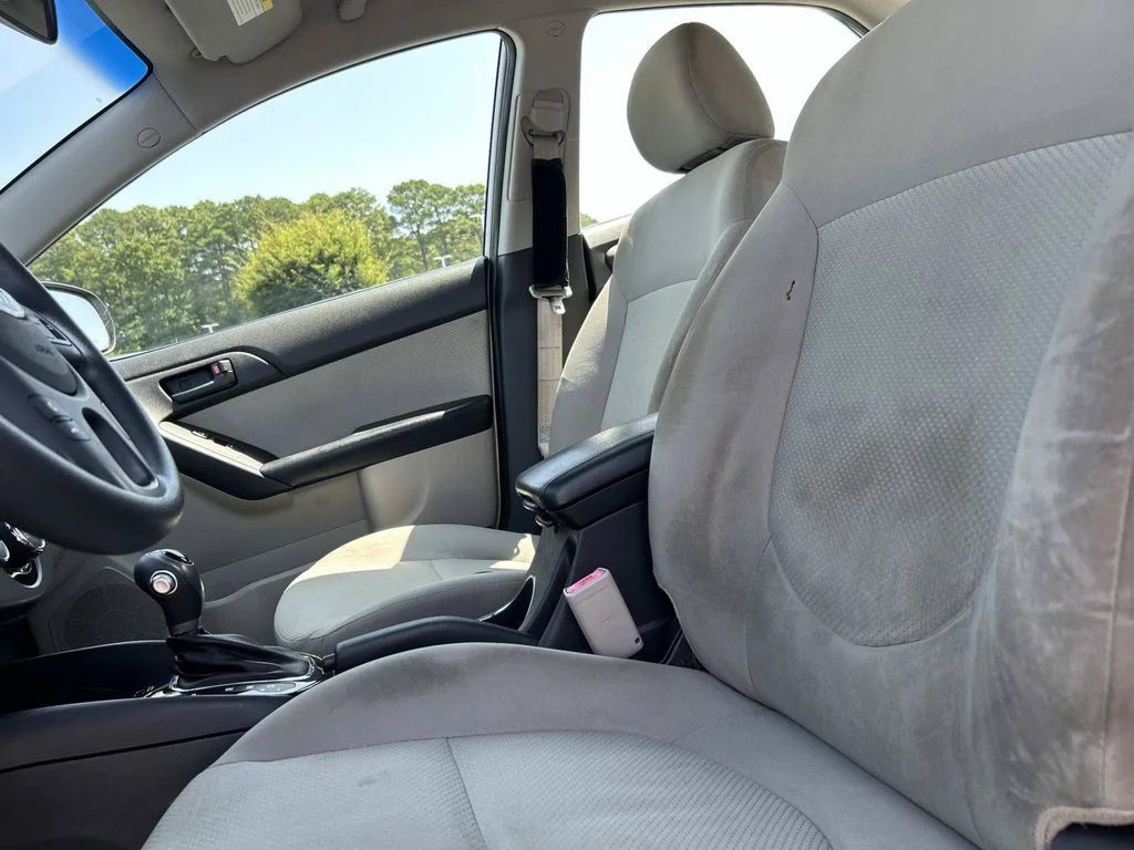 Used 2011 Silver Kia EX image 17