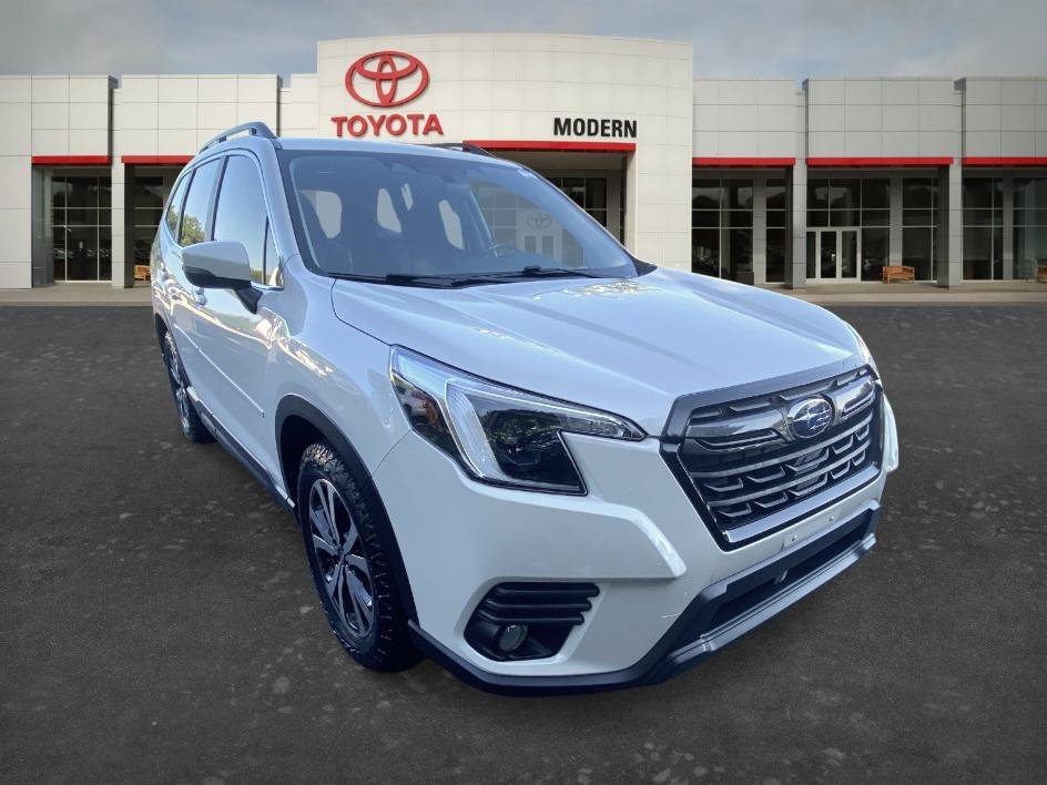 Used 2022 Crystal White Pearl Subaru Limited image 3
