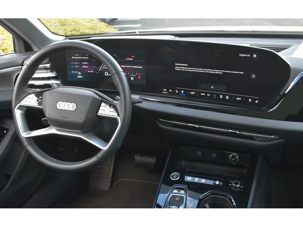 Used 2025 Florett Silver Metallic Audi Premium Plus image 17