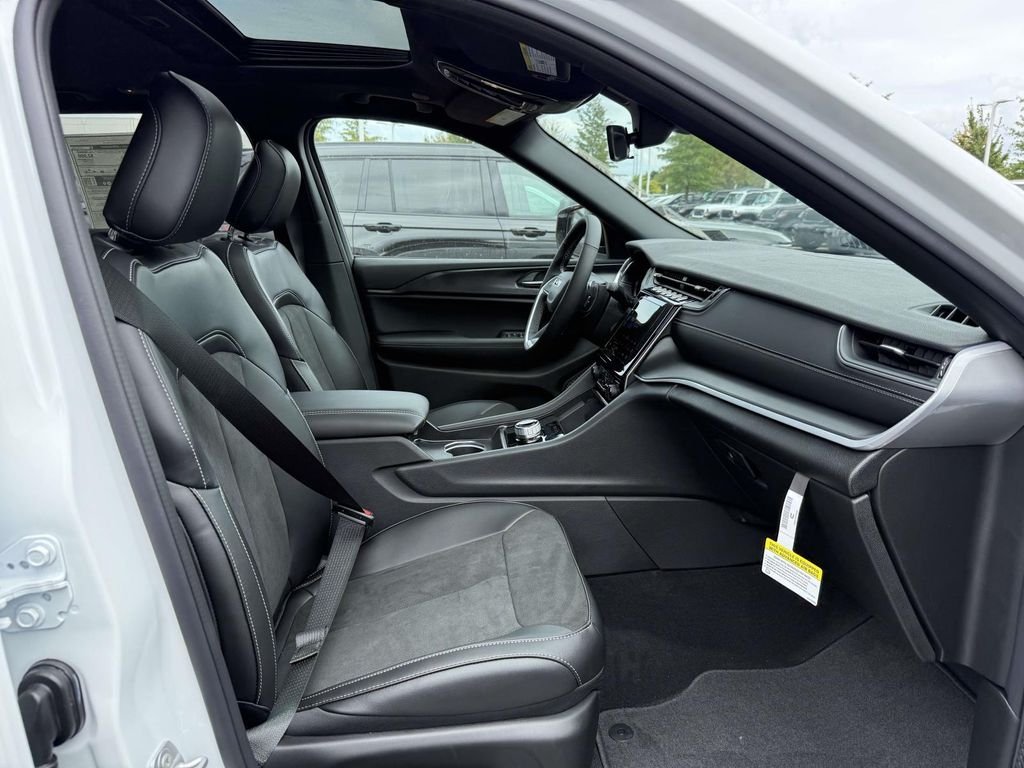 2025 Jeep Grand Cherokee Altitude - Photo 16