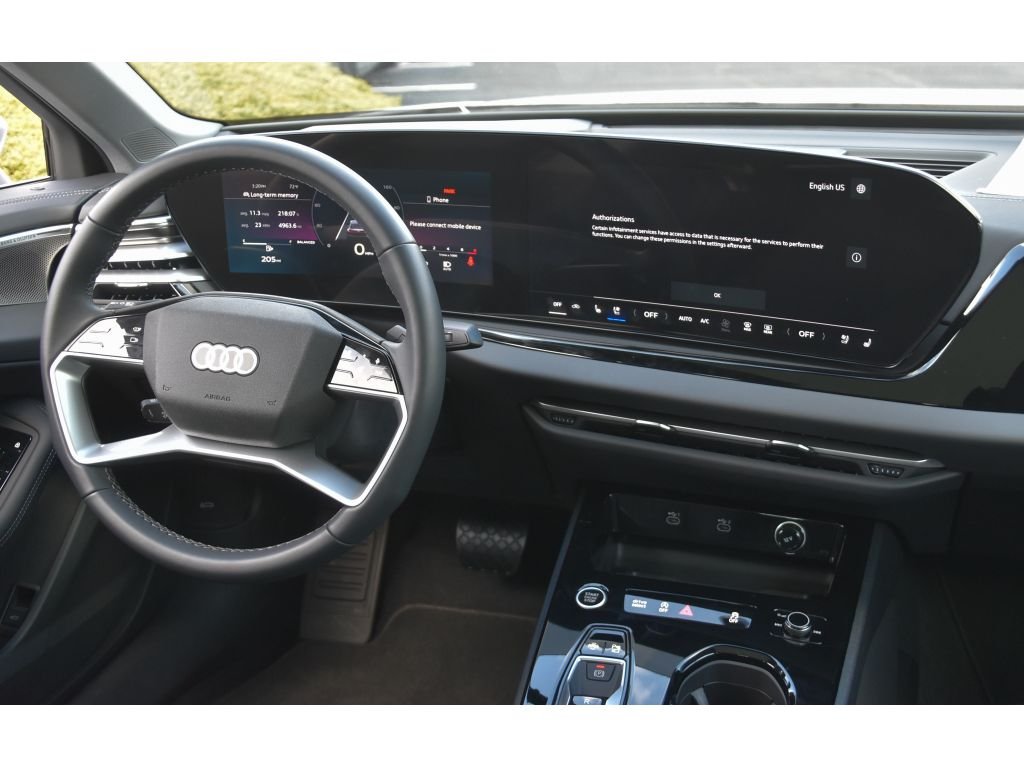 Used 2025 Florett Silver Metallic Audi Premium Plus image 17