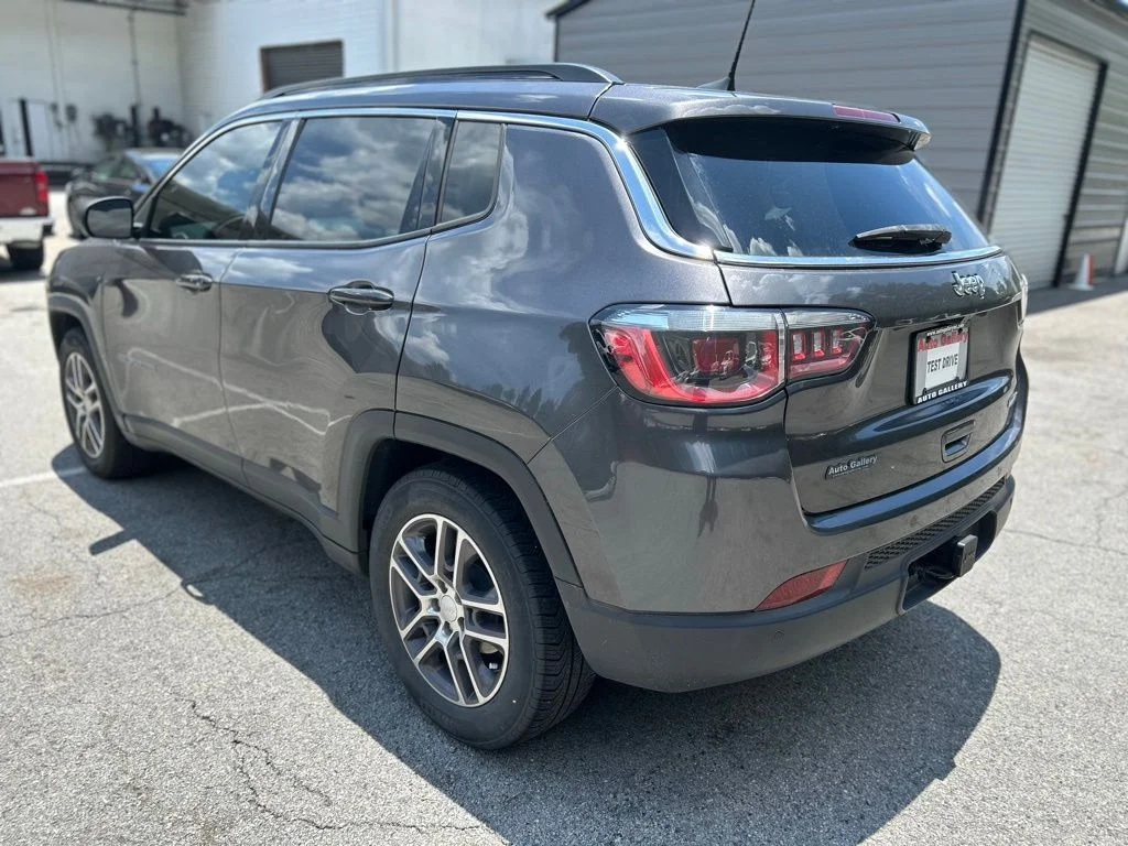 Used 2020 Gray Jeep Latitude image 5