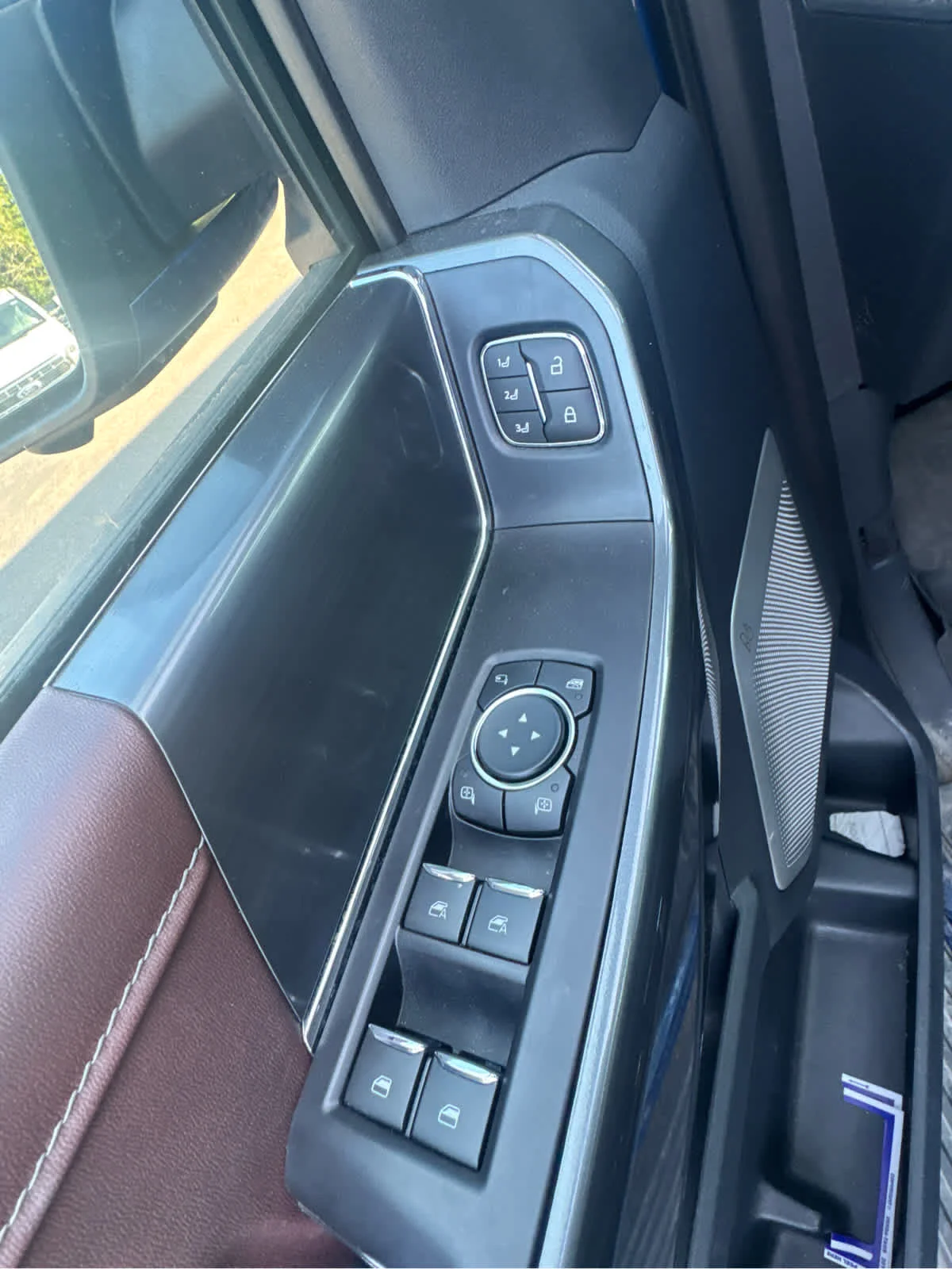 Used 2022 Atlas Blue Metallic Ford LARIAT image 19