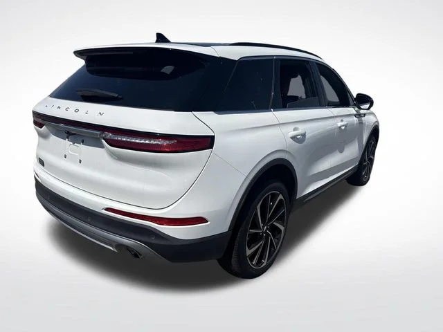 Used 2025 White Lincoln Reserve image 7