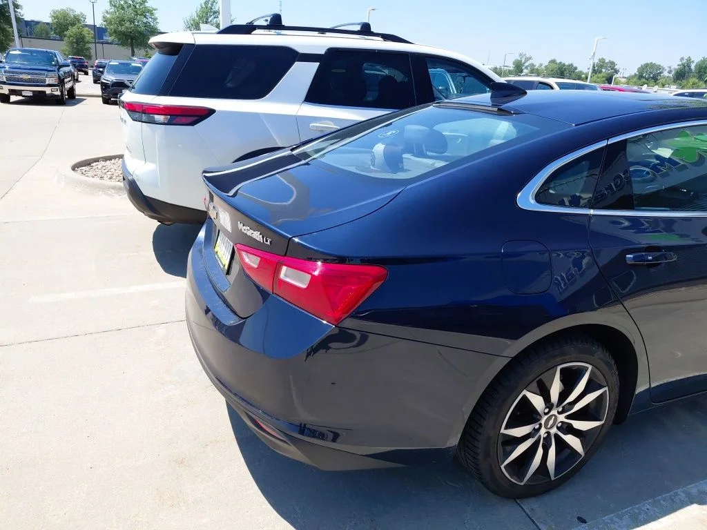 Used 2018 Blue Chevrolet LT image 4