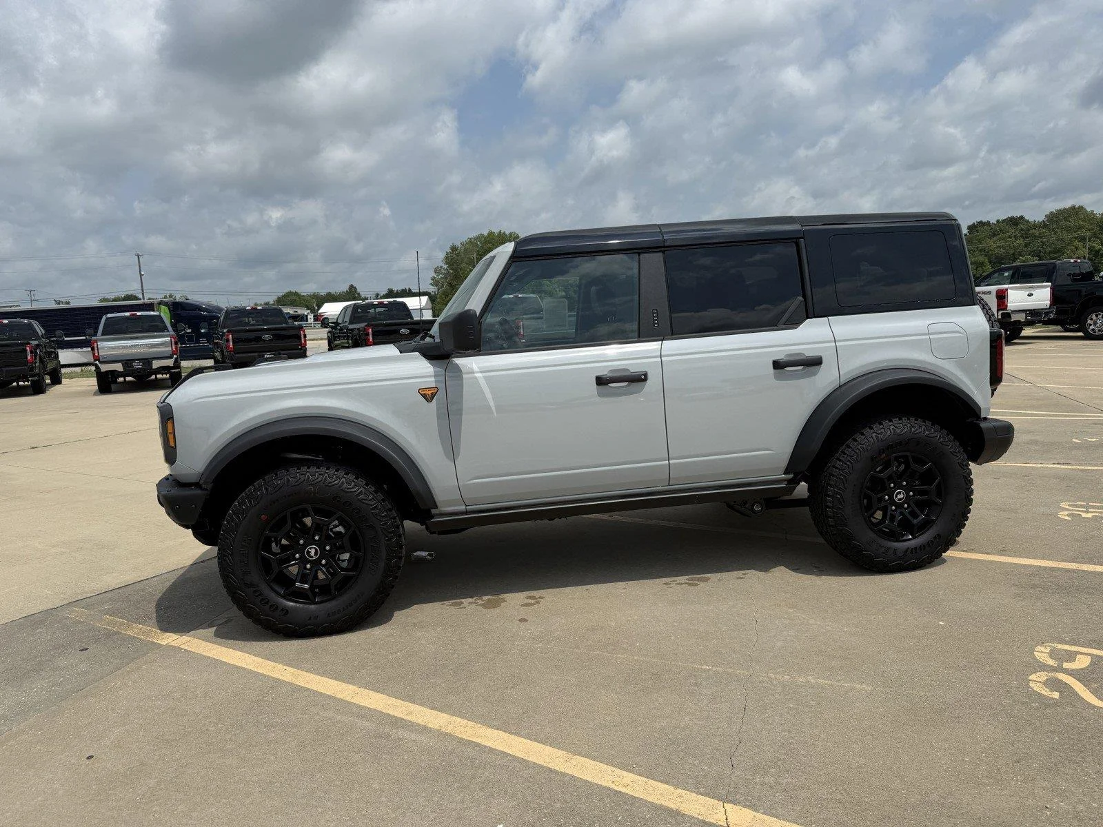 New 2026 Avalanche Gray Ford Badlands® image 5