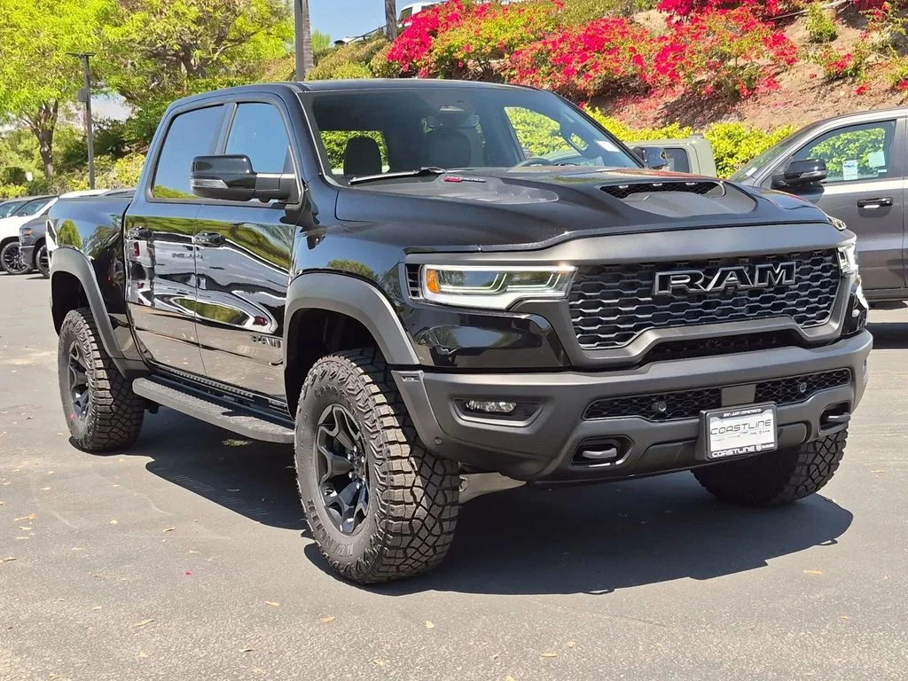 New 2026 Diamond Black Crystal Pearl-Coat Exterior Paint RAM RHO image 3