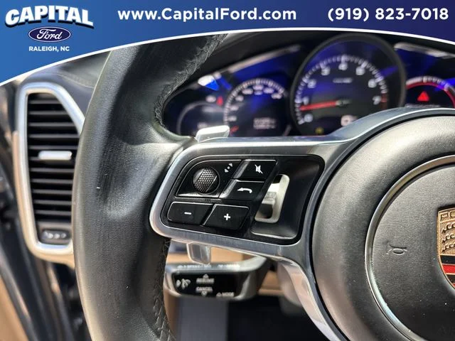 Used 2019  Porsche Base image 23