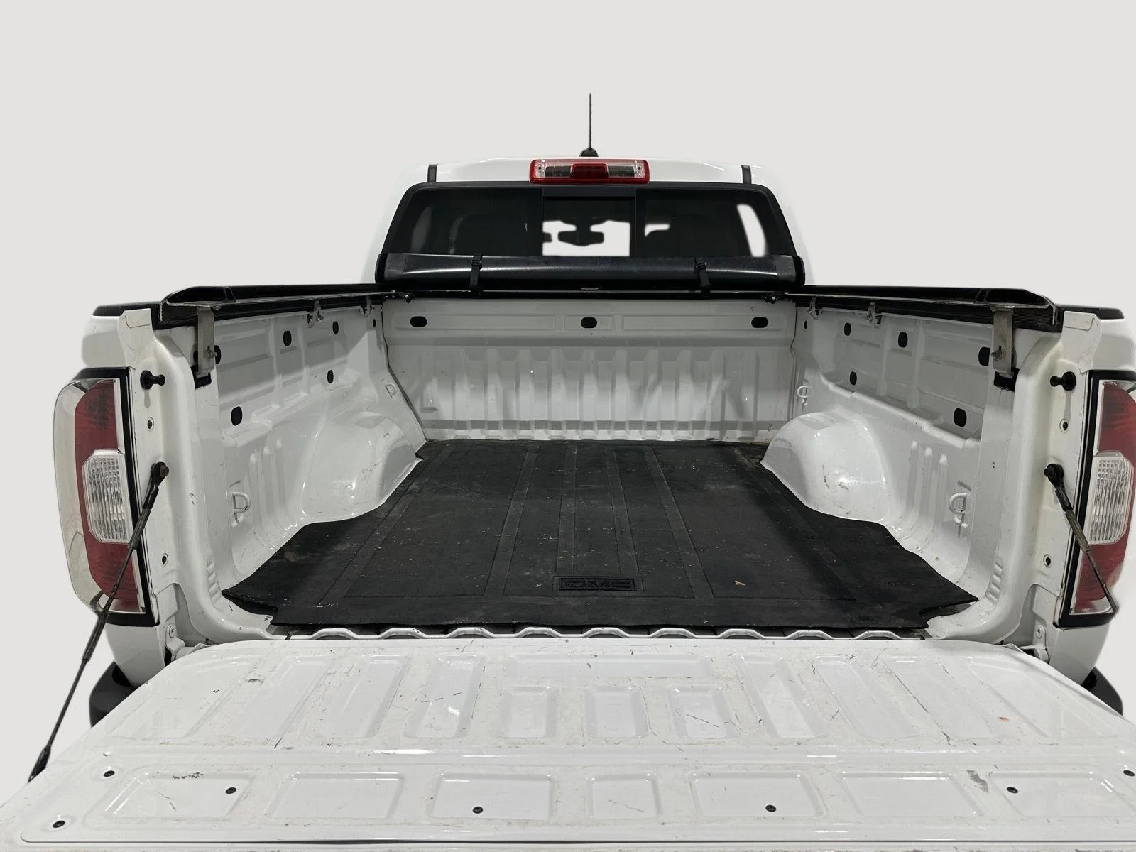 Used 2020 SUMMIT WHITE GMC 4WD SLE image 22