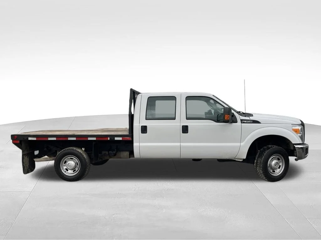 Used 2016 White Ford XL image 4