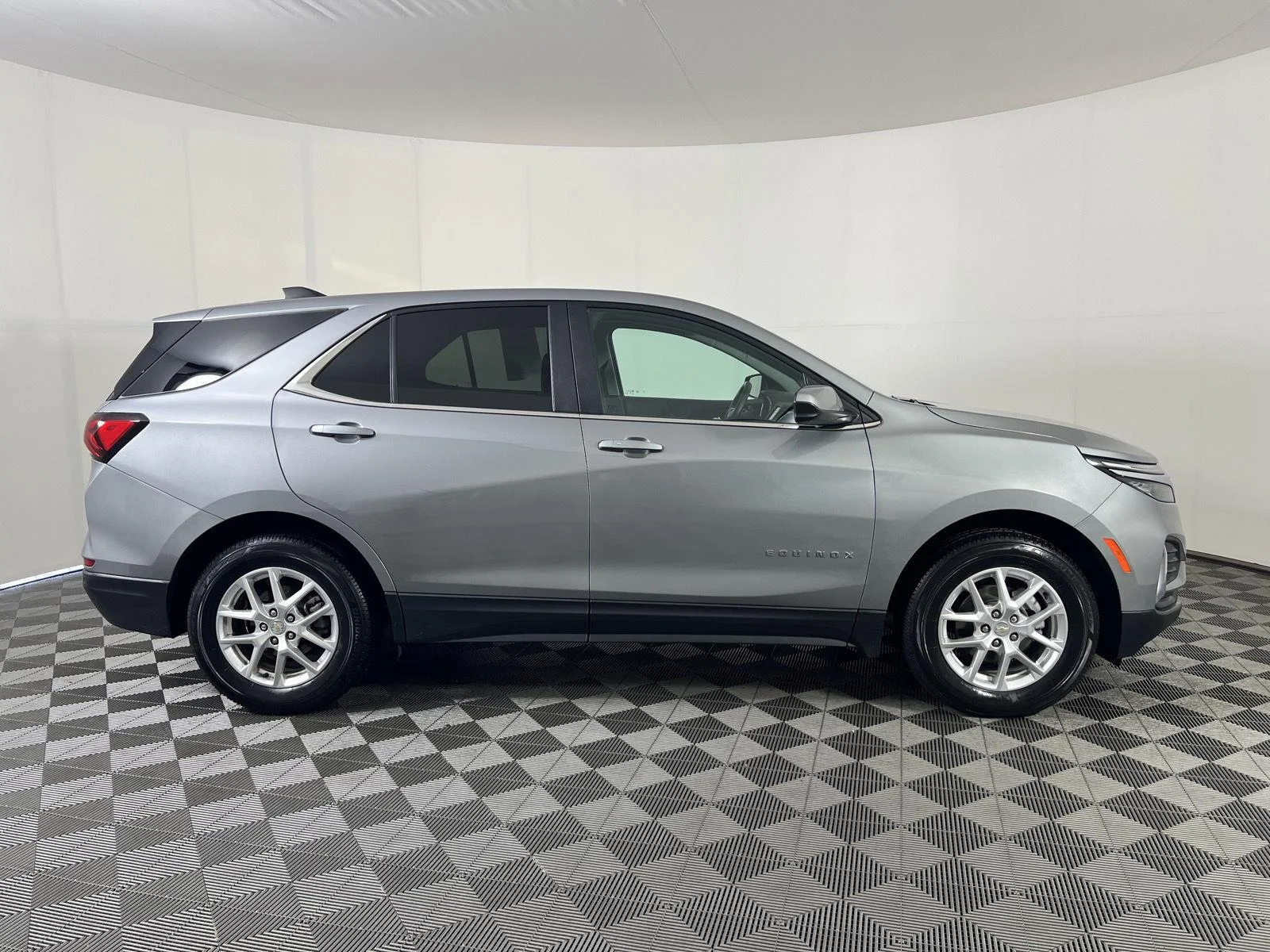 Used 2024 Sterling Gray Metallic Chevrolet LT image 25