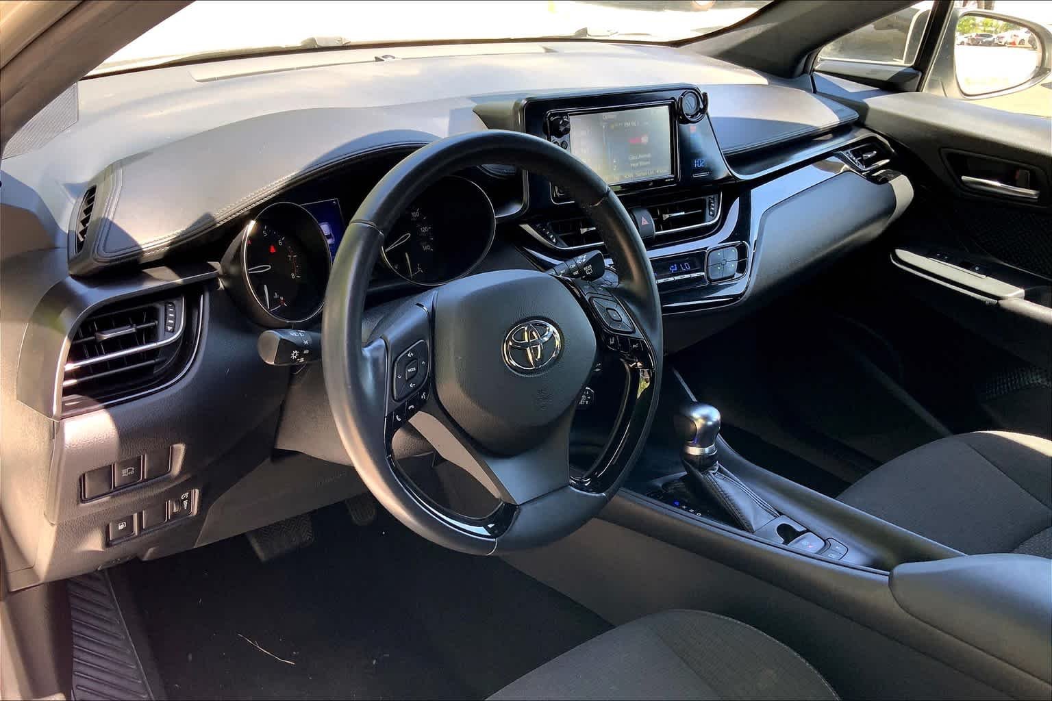 Used 2018 Blizzard Pearl Toyota XLE image 15