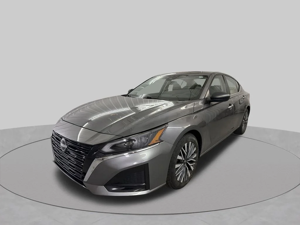 Used 2025 Gun Metallic Nissan 2.5 SV image 5