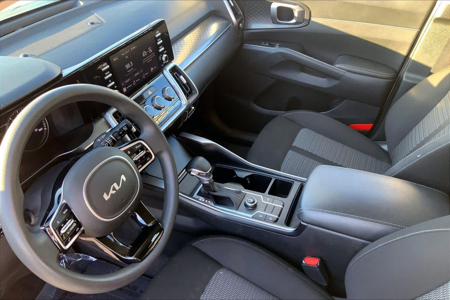 Used 2023 Glacial White Pearl Kia LX image 15