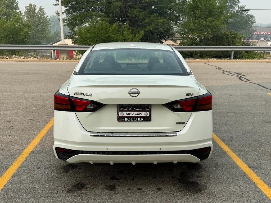 Certified Used 2023 Pearl White Tricoat Nissan 2.5 SV image 5