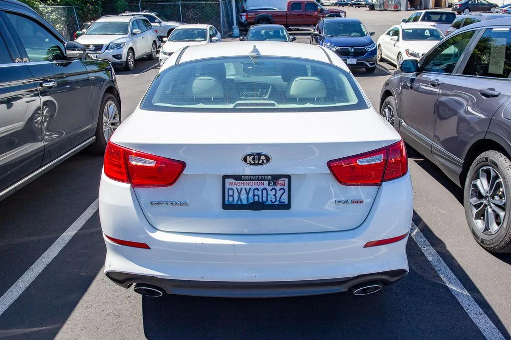 Used 2015 Snow White Pearl Kia EX image 4