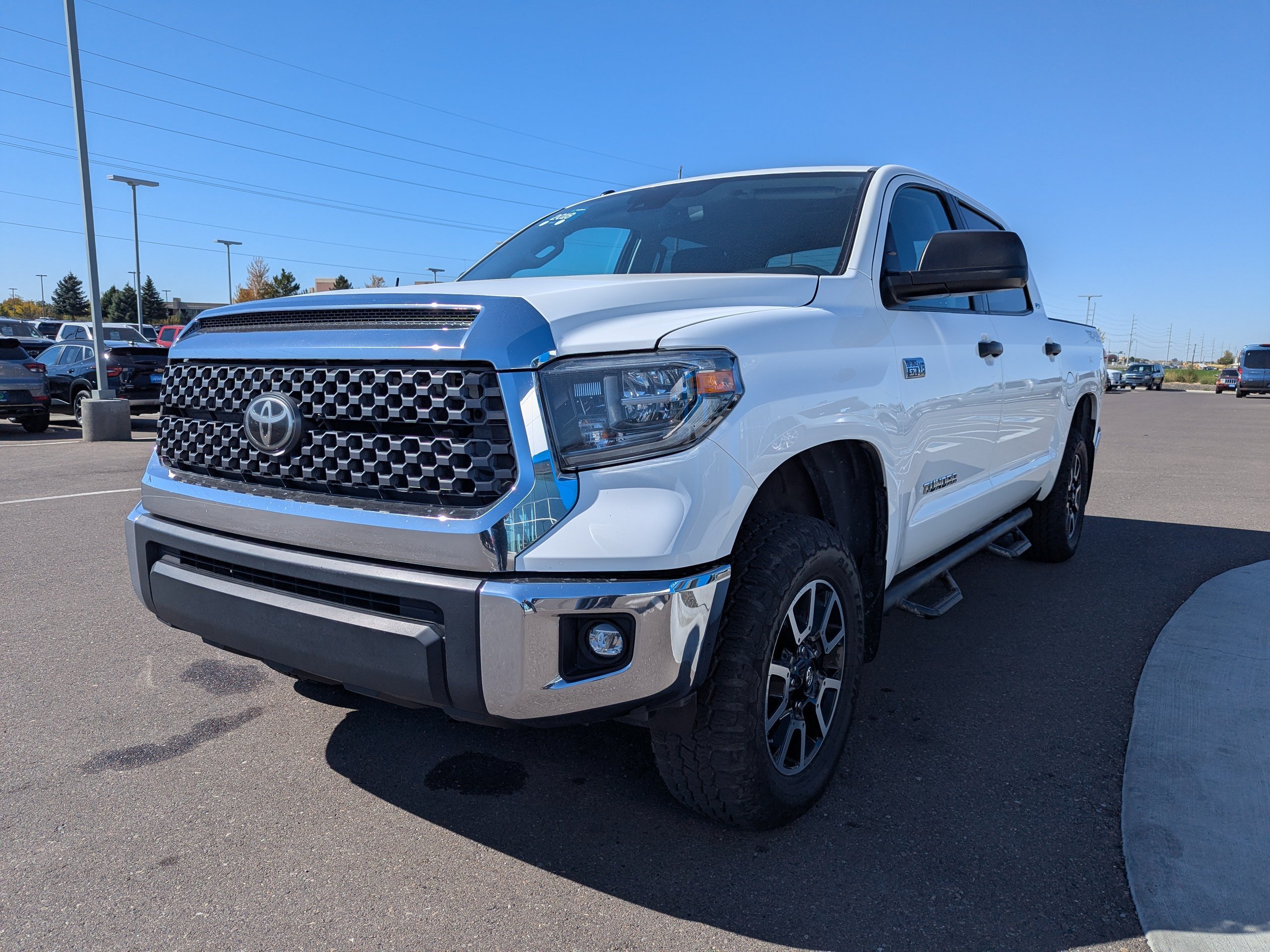 Used 2018 White Toyota SR5 image 7