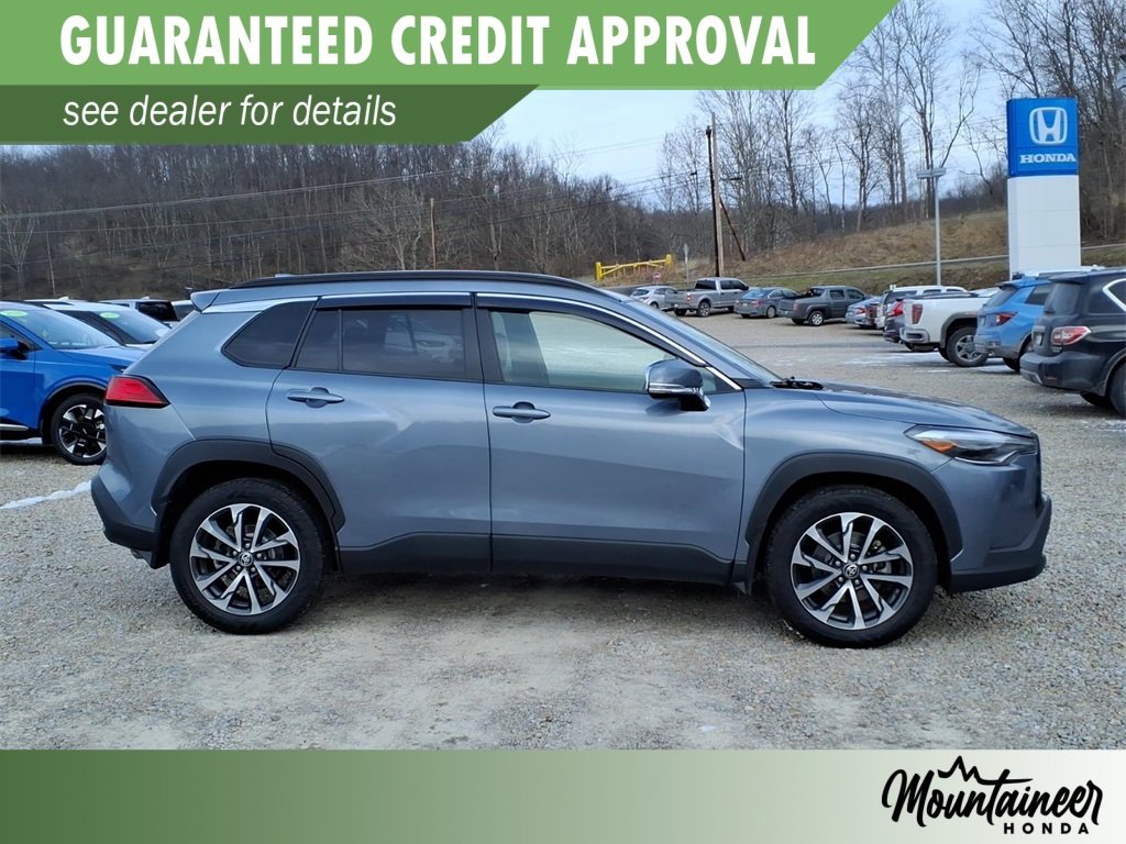 Used 2022 Toyota Corolla Cross XLE with VIN 7MUDAABG7NV014888 for sale in Bridgeport, WV