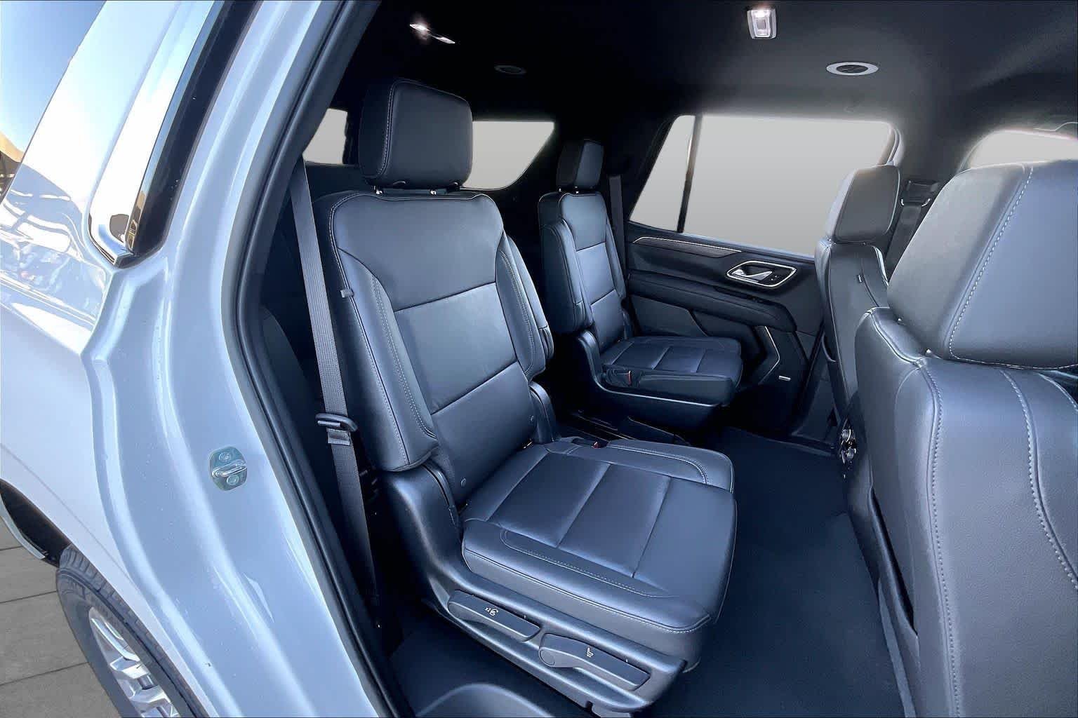 Used 2022 Summit White Chevrolet LT image 18