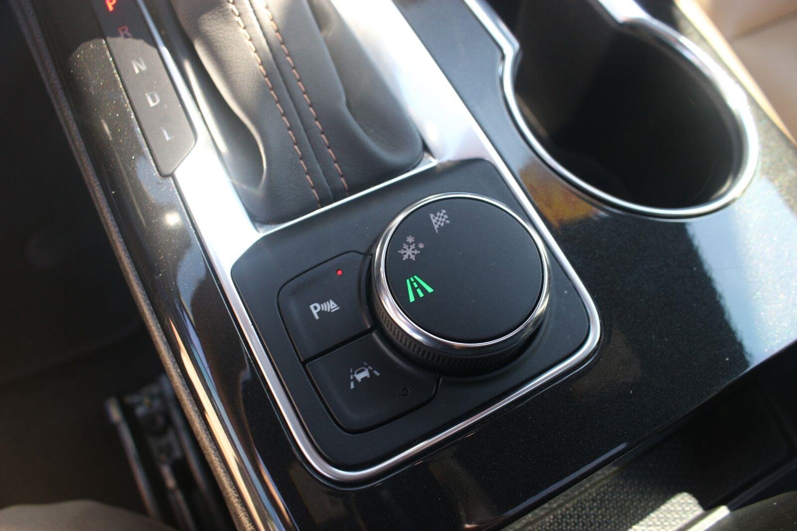 Used 2020 BLACK Chevrolet Premier image 25