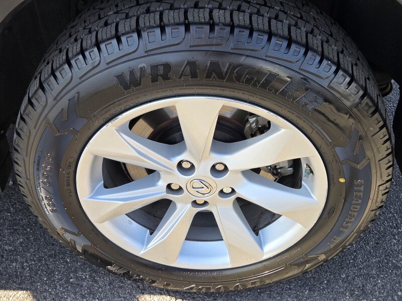 Used 2017 White Lexus 350 image 11