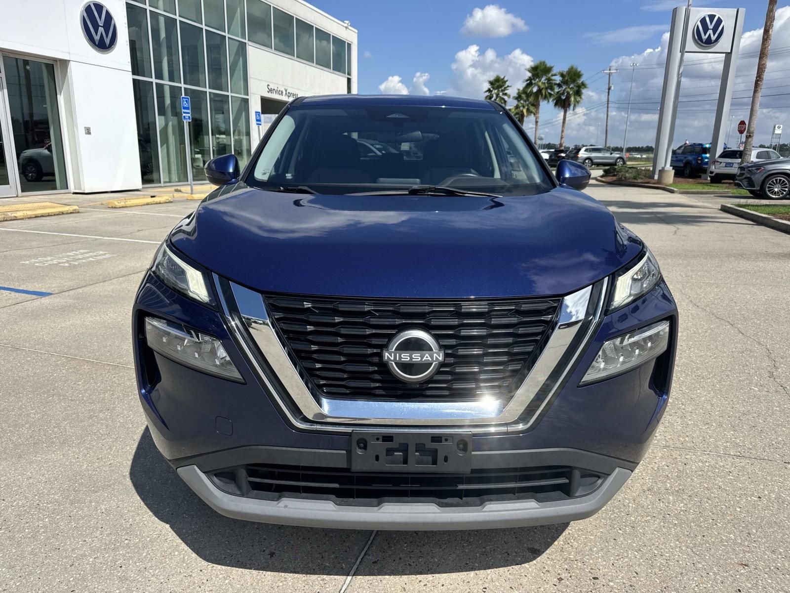 Used 2022 Nissan Rogue SV with VIN 5N1BT3BB1NC695011 for sale in D'Iberville, MS