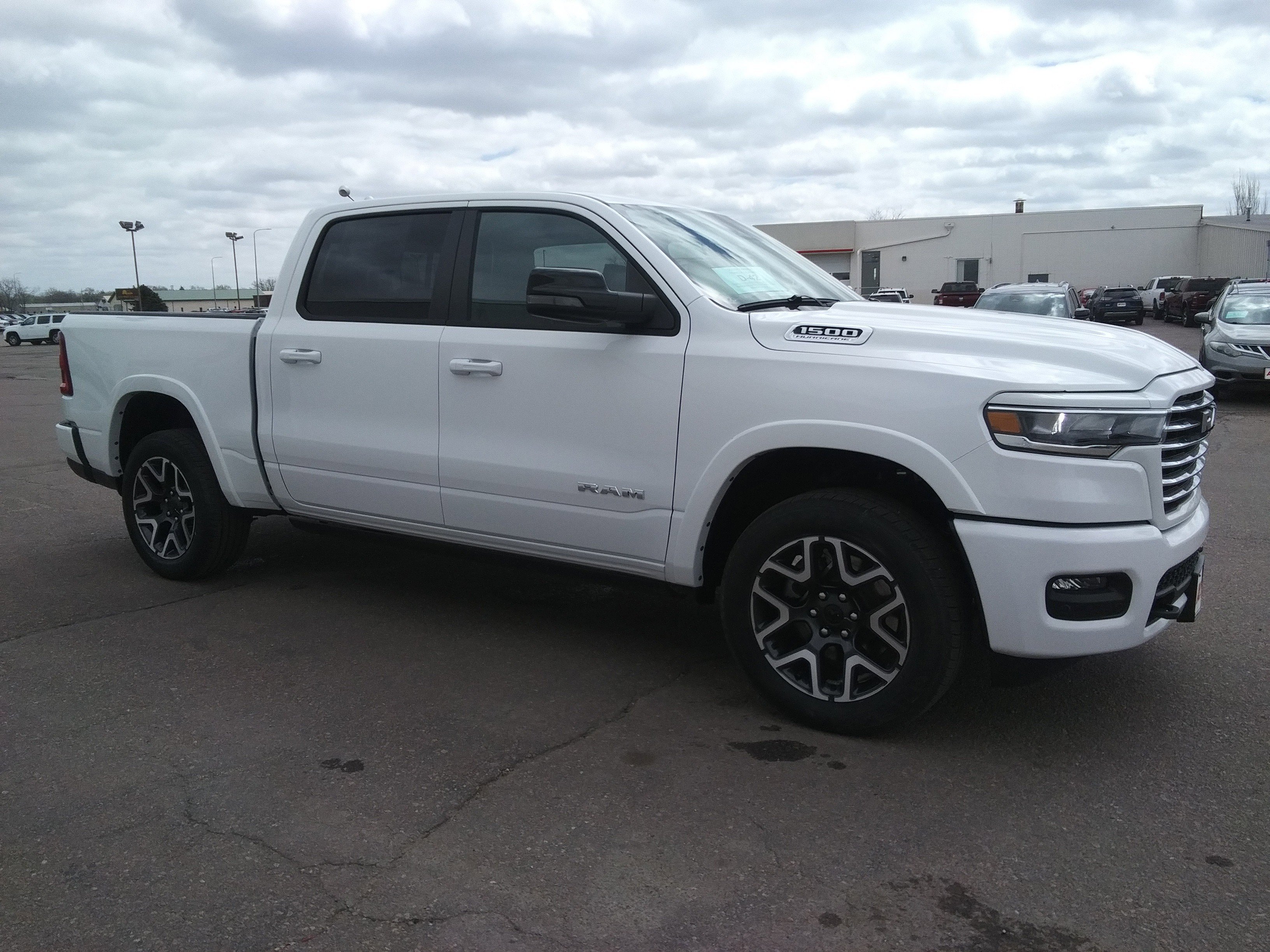 New 2026 Bright White Clear-Coat Exterior Paint RAM Laramie image 4