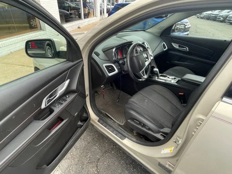 Used 2011 Gold GMC SLE-2 image 8