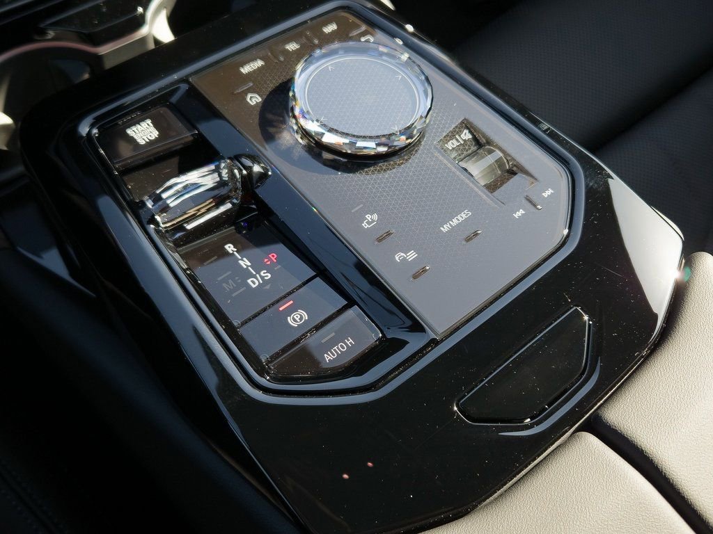 New 2026 Oxide Grey Metallic BMW 530i image 12