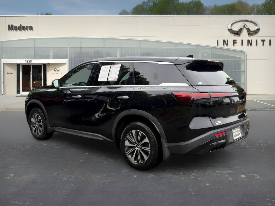 Certified Used 2024 Mineral Black INFINITI PURE image 3