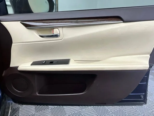 Used 2017 Blue Lexus 350 image 16