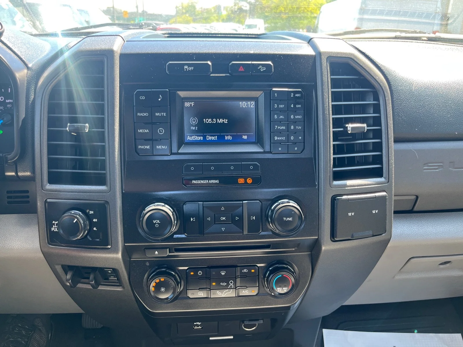 Used 2017 Oxford White Ford XL4WD REG CAB 8 BOX image 20